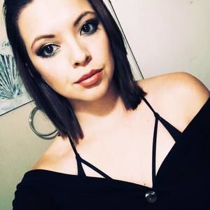 Meet your Posher, Estefania